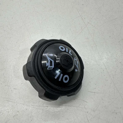 Tapa de aceite, ventilada - Arctic Cat F800 Sno Pro 2012 Foto 1 de 4