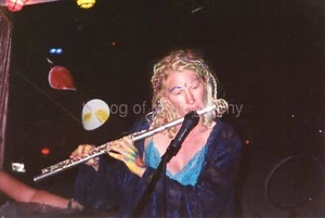 FLAUTIST AT BURNING MAN FOTO encontrada flauta FLUTISTA instantánea DE COLECCIÓN 97 17 Q - Imagen 1 de 1