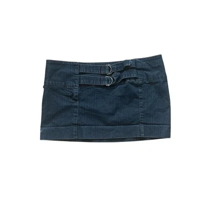 mini falda vaquera oscura vintage con detalle de hebilla Foto 1 de 4