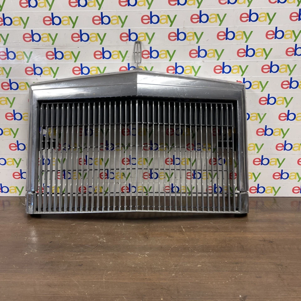 1985-1989 LINCOLN TOWN CAR OEM CHROME FRONT UPPER GRILLE GRILL EMBLEM - Image 1 of 4