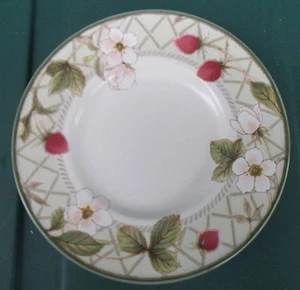 Mikasa Strawberry Fair # CAC55 Bread Plate / Saucer - Picture 1 of 2