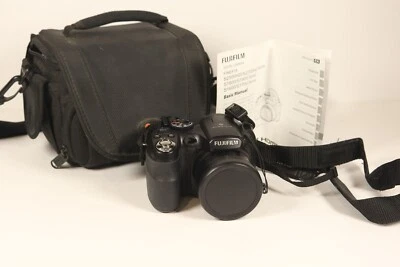 Fujifilm FinePix S1800 12MP Digital Cameral Balck w/ Bag Tested Working - Image 1 of 4