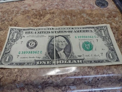 1988 One Dollar Bill Of Center error print Bill  Chicago Nice Bill - Image 1 of 4