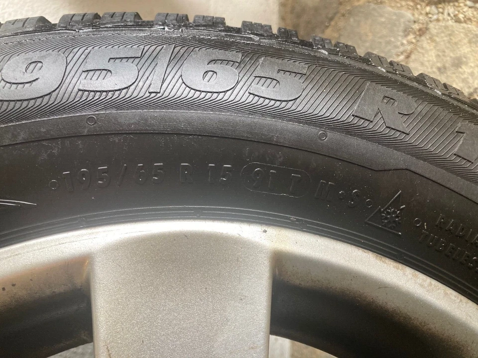 4 Winterräder für SKODA OCTAVIA auf Alufelge / 195/65 R15 91T - knapp 5mm Profil - Bild 1 von 4