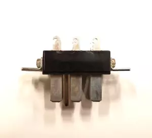 RCA P-406-AB, 6 posizioni 15A, spina, staffa angolare, Beau P-4406-AB - SPEDIZIONE GRATUITA - Foto 1 di 2