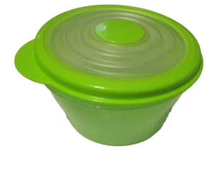 TUPPERWARE Mini Stuffable 500 ml 16 oz BOWL & Lid Lime 5395A 5394 - Picture 1 of 6