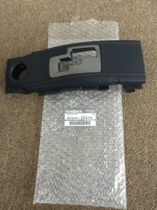NISSAN GTR R35 SHIFTER SURROUND TRIM - Bild 1 von 2