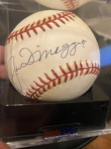 Joe DiMaggio HOF Autographed Baseball PSA 8 Sealed - Picture 1 of 7
