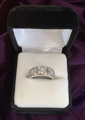14K White Gold 1 CARAT TOTAL WEIGHT Princess Cut 3 Stone Diamond Ring Size 8 - Image 1 of 4
