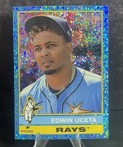 Tarjeta de béisbol 2025 Topps Heritage #390 EDWIN UCETA cromo azul brillo refractor - Imagen 1 de 2
