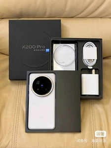 vivo x200 Pro CN Version Google Service Dimensity9400 512GB White 5G(Unlocked) - Picture 1 of 8