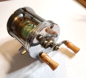 Pflueger Trump 1943 Angelrolle Vintage Gießrolle - Bild 1 von 9