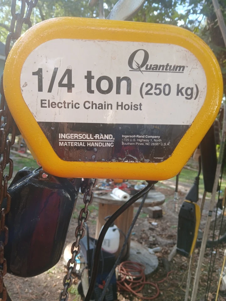 Inversion-Rand Quantum 1/4 Ton (250 kg) Electric Chain Hoist - Material Handling - Image 1 of 2