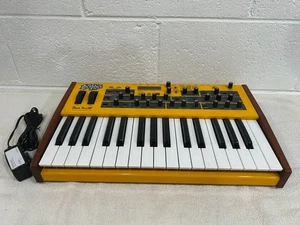 Dave Smith Instruments Mopho 32-Key Monophonic Synthesizer - Picture 1 of 9