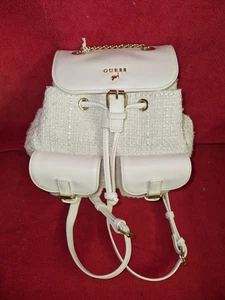 Damen Rucksack Guess Girl, weiß/wollweiß, neu, mit Etikett. Siehe Fotos.  - Bild 1 von 16