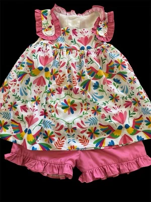 Cecil and Lou 全新无标签粉色/多色花卉荷叶边内衬束腰上衣和短裤 - 5 年 — 第 1/4 张图片