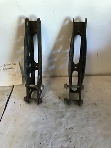 Honda Trx500 Es 2008 Footpeg Bracket Mounts Pair Used - Picture 1 of 12