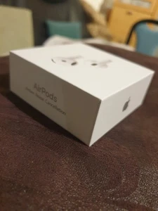 Apple AirPods 4. Generation mit ANC - Bild 1 von 4