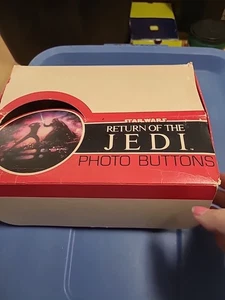 OVER 75 Vintage RETURN OF THE JEDI BUTTONS - Picture 1 of 13