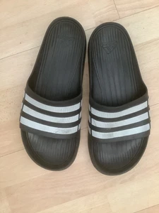 Adidas gym/shower sliders  Size.  8UK.       (42EU) - Picture 1 of 6