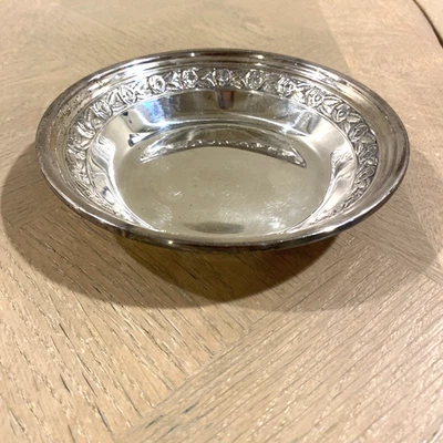 Маленькая серебряная чаша Reed & Barton 1204 с цветочными розами детализация серебро 6 дюймов - Изображение 1 из 4