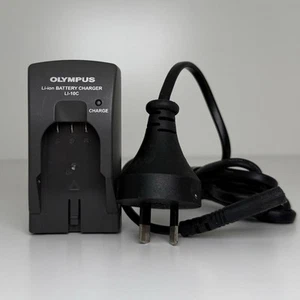 Olympus LI-10C Li-ion Battery Charger Genuine 4.2V 700mA with AU Power Cable - Picture 1 of 9