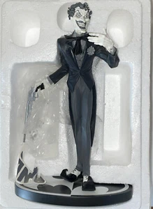 DC Direct: The Joker Black & White Statue Limited Edition #4573/5500 in it's Box - Picture 1 of 7