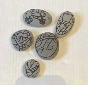 Pisapapeles arte 5 Touch Stone River Rock Ashland Oregon - Imagen 1 de 12