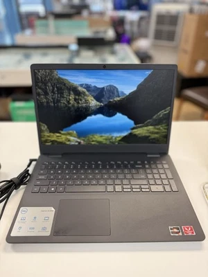 Dell Inspiron 3000 15.6" i5-1035G1 1.0GHz 8GB RAM 256GB SSD Foto 1 de 4