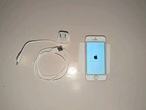Apple iPhone SE 2016 16GB Rose Gold - Unlocked - Photo 1 sur 13