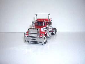 DCP FIRST GEAR 1/64 MACK SUPERLINER WITH 60" SLEEPER - Imagen 1 de 6