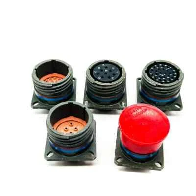 5 pcs Mixed ITT Cannon and Matrix Circular MIL Spec Connector, See Description - Image 1 of 4