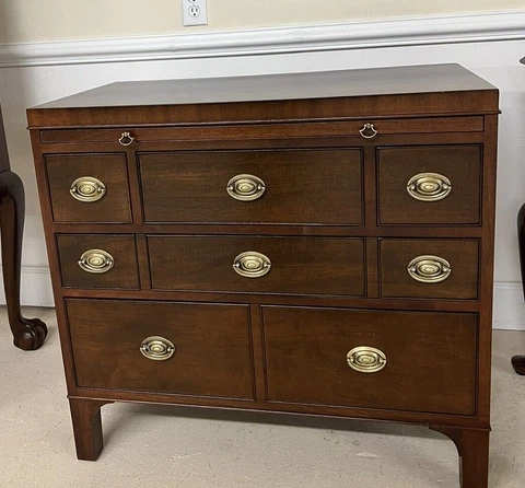 KINDEL MAHOGHANY BACHELORS CHEST Cover
