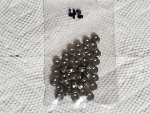 McMaster Carr 94648A320 4-40 Press-In Captive Nuts (Pack of 42) - Bild 1 von 1