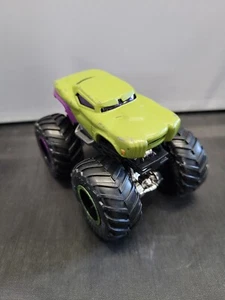 Hot Wheels Monster Truck Incredible Hulk - 1:64 Green/purple Marvel - Picture 1 of 6