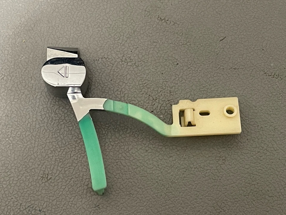 Xbox 360 Phat Eject Button Silver OEM - Image 1 of 1