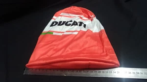 BERRETTO CAPPELLO SPORT SCRITTA DUCATI ELASTCIZZATO AMPIO MOOD PISTA CASCO - Foto 1 di 2