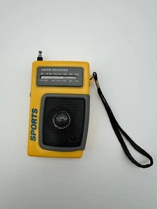 Radio sportiva vintage Street Beat AM/FM modello PR-34 testata gialla portatile VG - Foto 1 di 8
