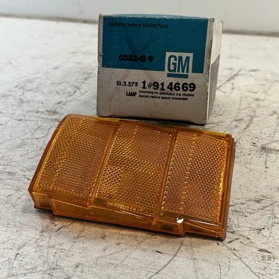 New GM 1980 1981 PONTIAC BONNEVILLE CATALINA Front Side Marker Lamp Light 914669 - Image 1 of 4