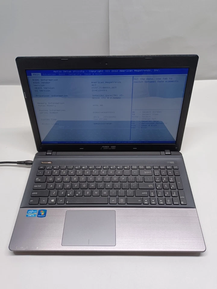 Portátil ASUS K55A-XH51 i5-3210m 4 GB sin HD Foto 1 de 4