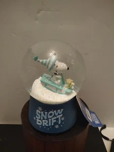 Peanuts Snoopy & Woodstock Snow Drift Musical Snow Globe Kurt S. Adler. New - Picture 1 of 13