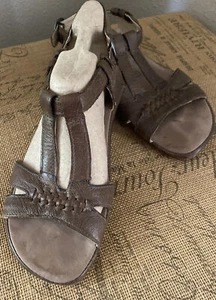 KEEN Ankle Strap Flat Sandal Women’s US 6.5 Khaki Brown Color - Picture 1 of 8
