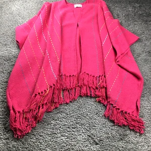 VTG Debie Lee Original Womens Cape One Size Pink Embroidered V-Neck Fringe Hem - Bild 1 von 8