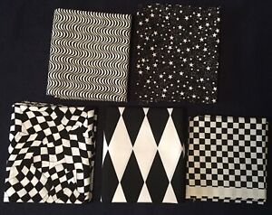 Lot de 5 pièces tissu coton noir et blanc de 20x25 à 32x40 voir description et photos