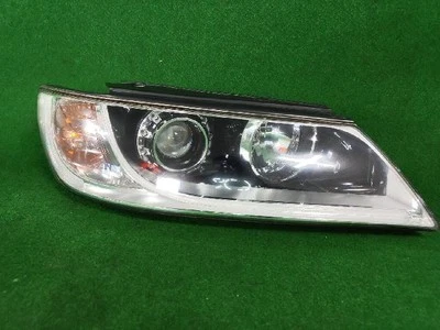 2011 Hyundai Azera The luxury Grandeur Right Headlight 921023L620 - Image 1 of 4