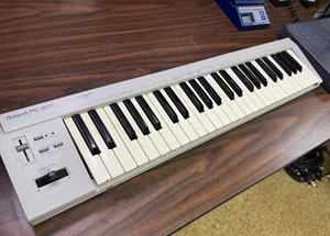 ROLAND PC-200 MK II Midi Keyboard Controller - Untested - Picture 1 of 7