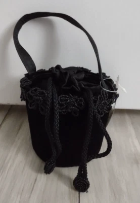 La Regale 抽绳袋圆形黑色晚装手提包带头饰全新带标签 — 第 1/4 张图片