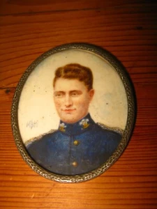 ANTIQUE VICTORIAN SIG PORTRAIT SOLDIER OIL PAINTING SILVER FRAME 19th - Picture 1 of 5