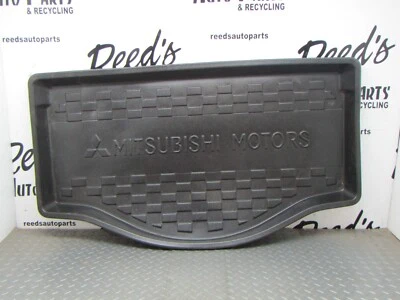 Alfombrilla de goma para maletero trasero Mitsubishi Mirage 2014-2024 OEM Foto 1 de 4