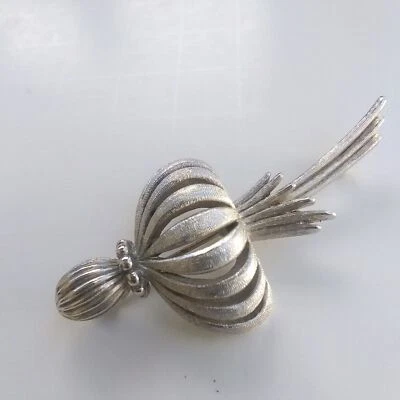 Винтажная серебристая брошь Monet, цветок чертополоха? - Изображение 1 из 4